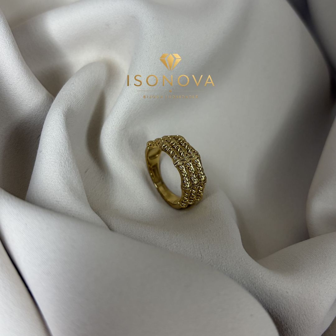 Bague Filigrane Dorée Élégance